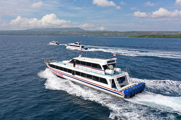 Fast-Boat-The-Tanis-1